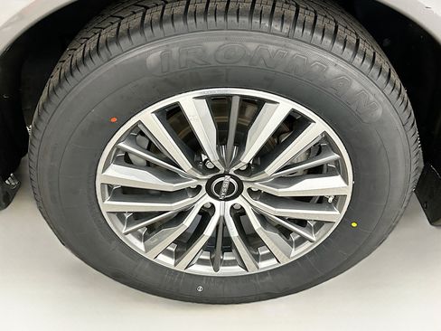 Used 2024 Nissan Armada SL AWD/4WD image 11