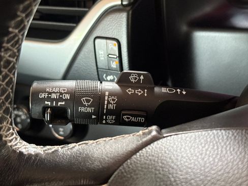 Used 2015 Chevrolet Tahoe LTZ AWD/4WD image 36