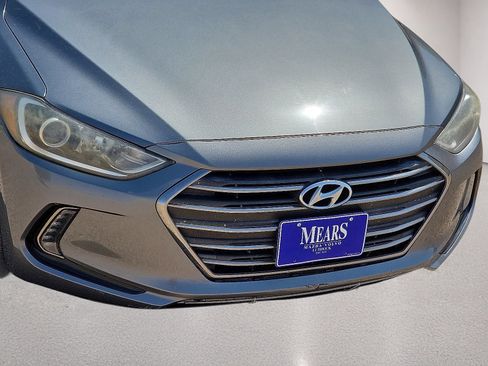 Used 2017 Hyundai Elantra Limited w/ Limited Tech Package 08 FWD image 9