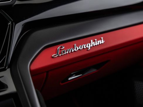 Used 2024 Lamborghini Urus S AWD/4WD image 31
