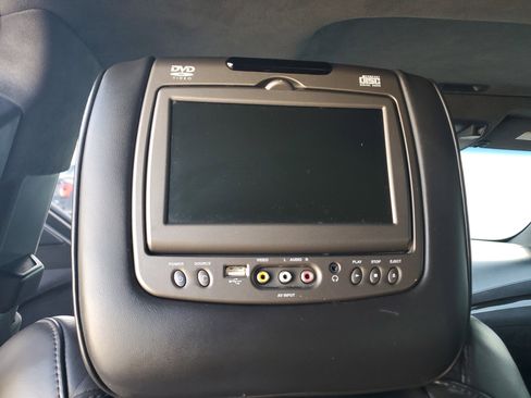 Used 2017 Cadillac Escalade ESV Platinum image 10