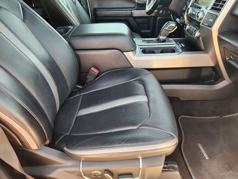 Used 2018 Ford F150 Platinum w/ Equipment Group 701A Luxury RWD image 12