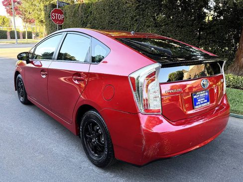 Used 2013 Toyota Prius Two FWD image 4
