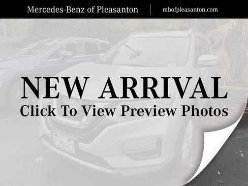 Used 2017 Nissan Rogue SV image 1