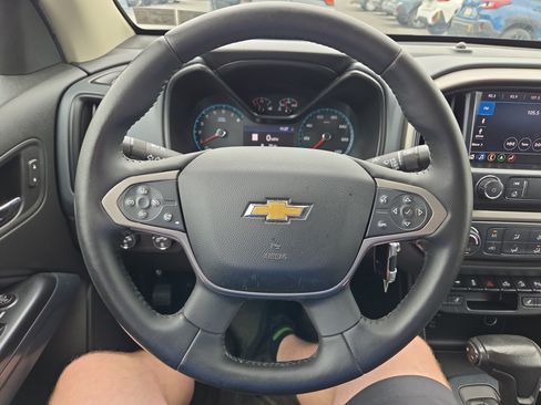 Used 2019 Chevrolet Colorado Z71 AWD/4WD image 17