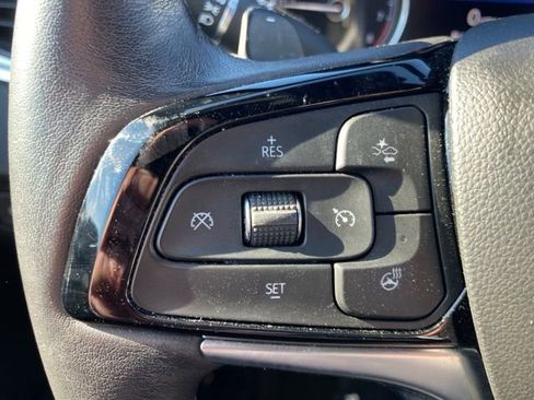 Used 2023 Buick Enclave Essence AWD/4WD image 22