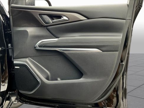 Used 2025 Chevrolet Traverse High Country w/ LPO, Floor Liner Package FWD image 45