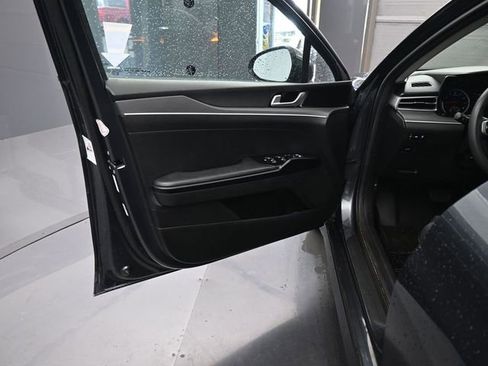 Used 2022 Kia K5 LXS image 9