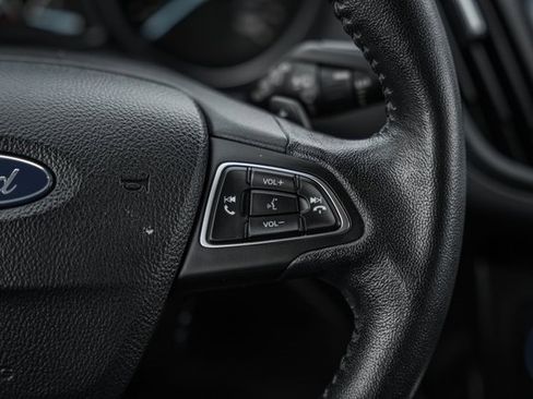 Used 2017 Ford Escape Titanium image 26