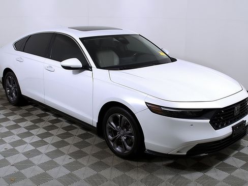 Used 2023 Honda Accord EX-L image 6