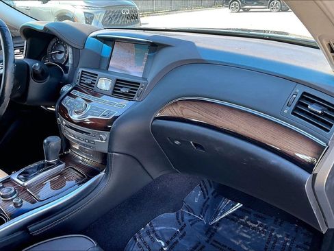 Certified 2018 INFINITI Q70 L 3.7 w/ Sensory Package RWD image 25