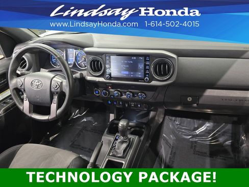 Used 2020 Toyota Tacoma TRD Off-Road w/ Technology Package image 11