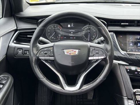 Used 2024 Cadillac XT6 Premium Luxury AWD/4WD image 17
