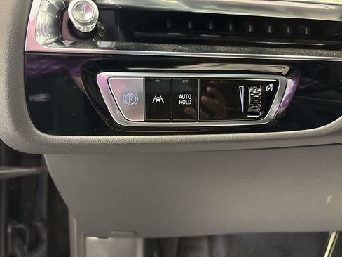 New 2025 Cadillac Lyriq Luxury image 40