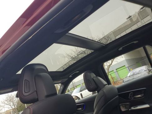 Used 2024 Mercedes-Benz GLC 43 AMG 4MATIC image 15