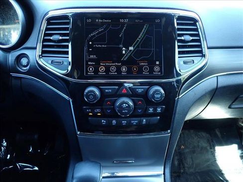 Used 2022 Jeep Grand Cherokee Limited AWD/4WD image 18