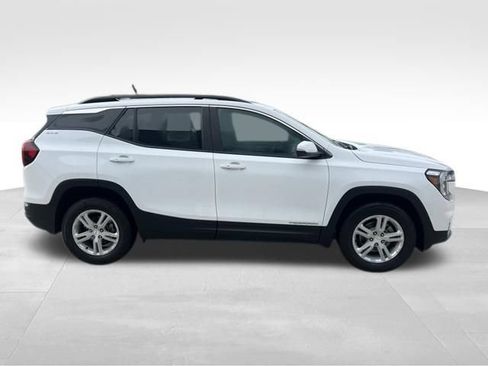 Used 2024 GMC Terrain SLE w/ Driver Convenience Package AWD/4WD image 9