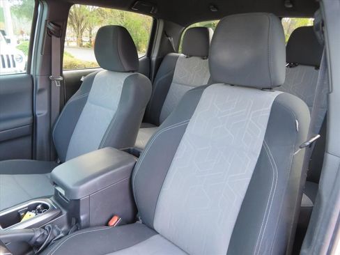 Used 2023 Toyota Tacoma TRD Sport image 18