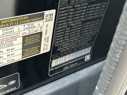 Used 2020 Land Rover Range Rover Sport HSE image 37