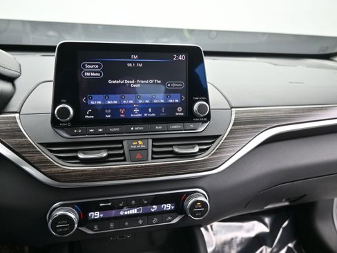 Used 2020 Nissan Altima 2.0 Platinum image 18