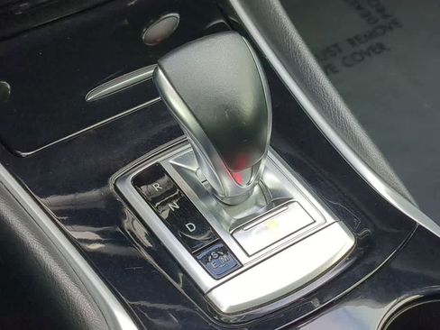 Used 2018 INFINITI QX30 AWD image 29