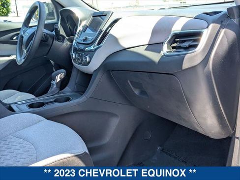 Used 2023 Chevrolet Equinox LS FWD image 23