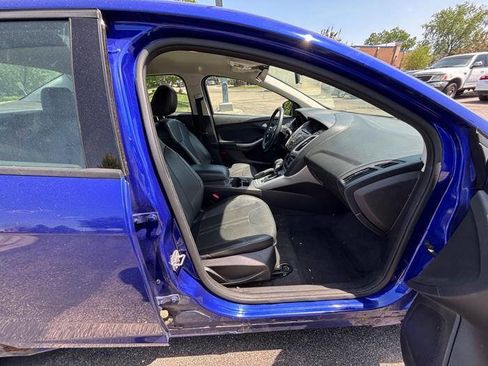 Used 2014 Ford Focus SE w/ Equipment Group 201A FWD image 26
