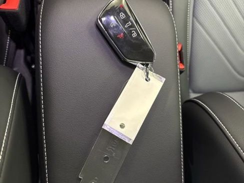 New 2026 Volkswagen Tiguan SE image 15