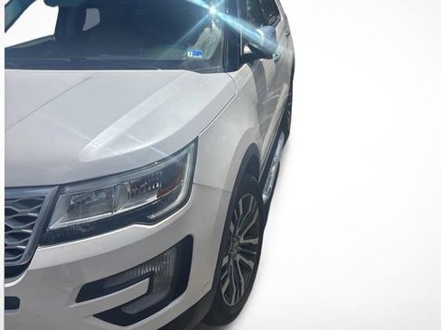 Used 2017 Ford Explorer Platinum AWD/4WD image 2