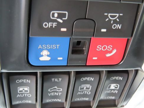 Certified 2022 RAM 1500 Laramie AWD/4WD image 14