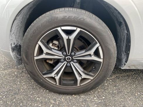 Used 2022 Volvo XC60 B5 Momentum w/ Climate Package image 8