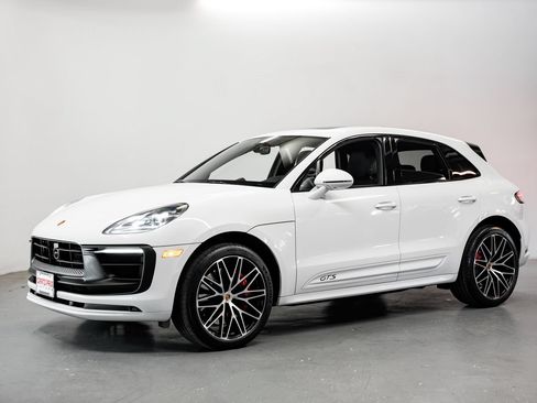 Used 2022 Porsche Macan GTS AWD/4WD image 6