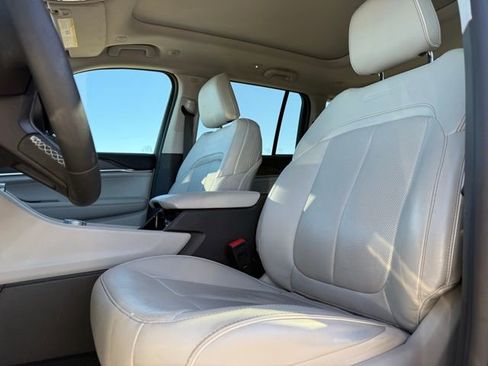 Used 2022 Jeep Grand Cherokee Overland image 10