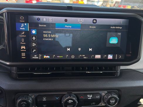 Used 2024 Jeep Wrangler Unlimited Sport AWD/4WD image 19