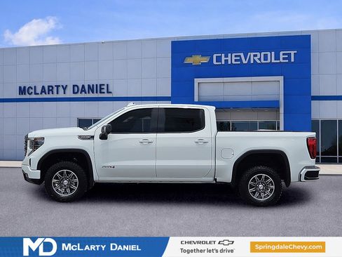 Used 2025 GMC Sierra 1500 AT4 AWD/4WD image 3