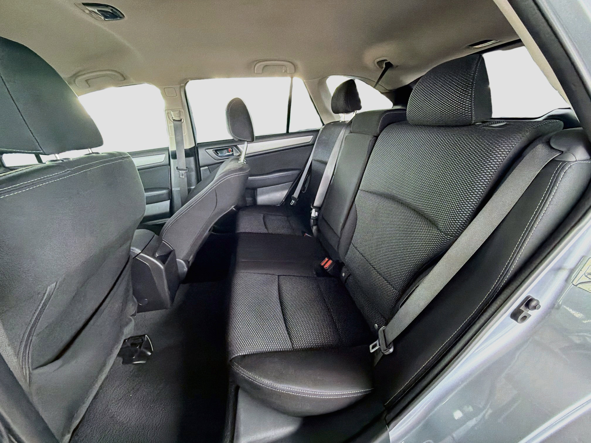 Used 2017 Subaru Outback 2.5i Premium AWD/4WD image 27