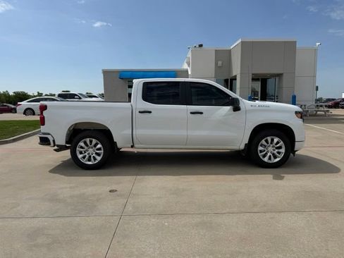 Used 2026 Chevrolet Silverado 1500 Custom RWD image 2