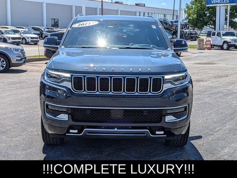 Used 2023 Jeep Wagoneer Series III w/ Premium Group I AWD/4WD image 3