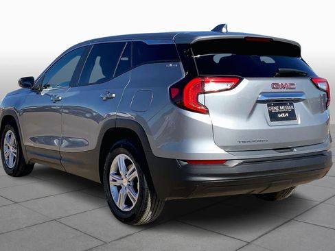 Used 2024 GMC Terrain SLE image 11
