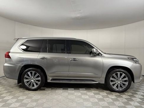 Used 2017 Lexus LX 570 4WD image 7