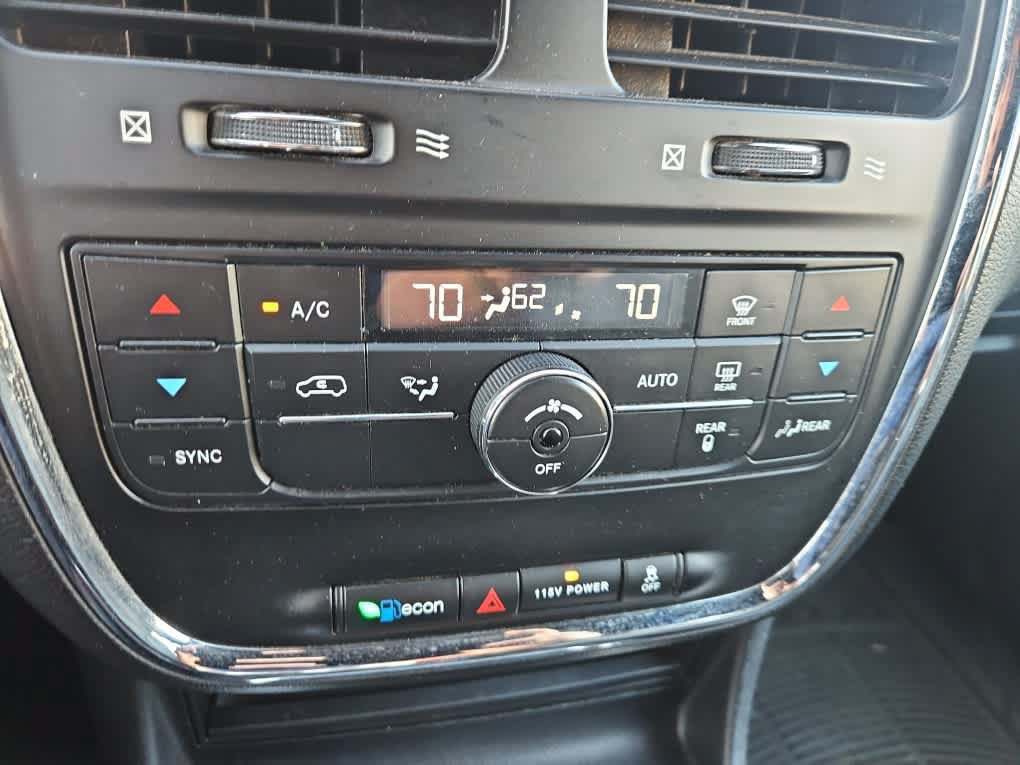 Used 2016 Dodge Grand Caravan R/T FWD image 16