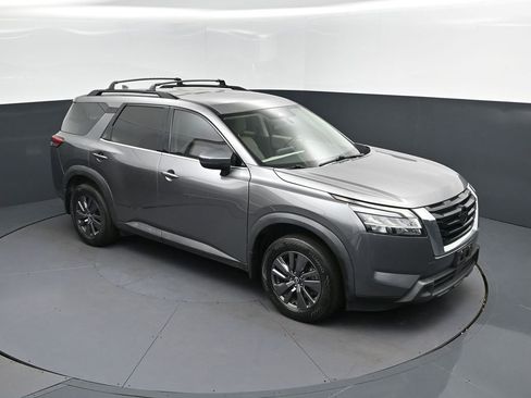 Used 2022 Nissan Pathfinder SV image 38