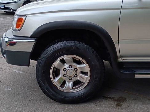Used 2000 Toyota 4Runner SR5 AWD/4WD image 8