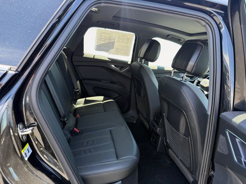 Used 2023 Audi Q4 e-tron Premium Plus w/ Premium Plus RWD image 18