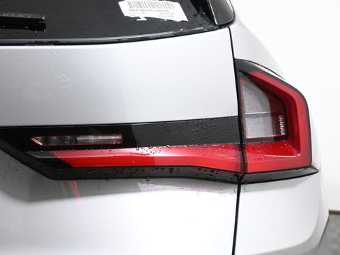 Used 2025 BMW X1 xDrive28i image 13