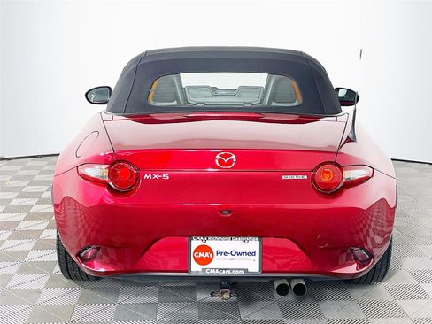 Used 2021 MAZDA MX-5 Miata Sport RWD image 7