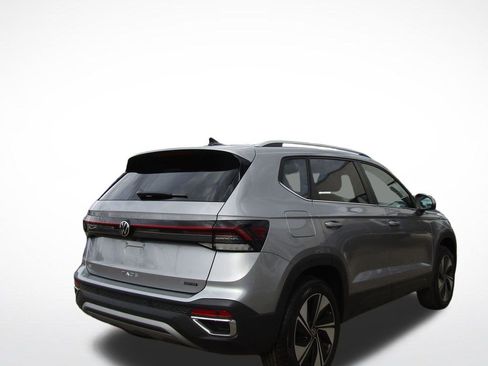 New 2026 Volkswagen Taos SE AWD/4WD image 10