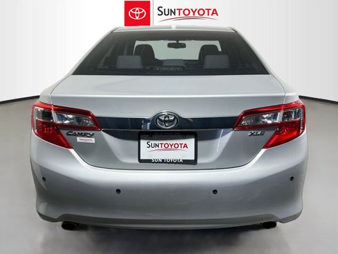 Used 2014 Toyota Camry XLE FWD image 5