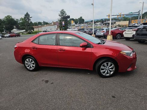 Used 2016 Toyota Corolla LE FWD image 2