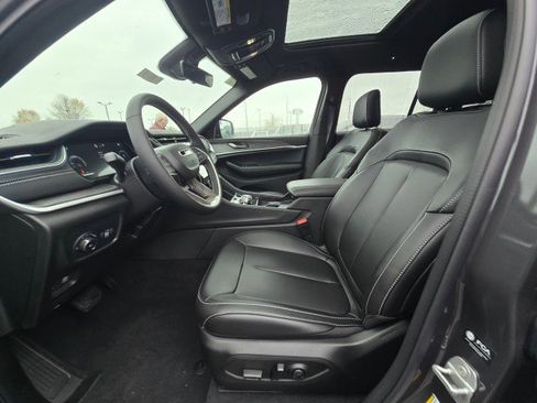 New 2025 Jeep Grand Cherokee Limited image 23